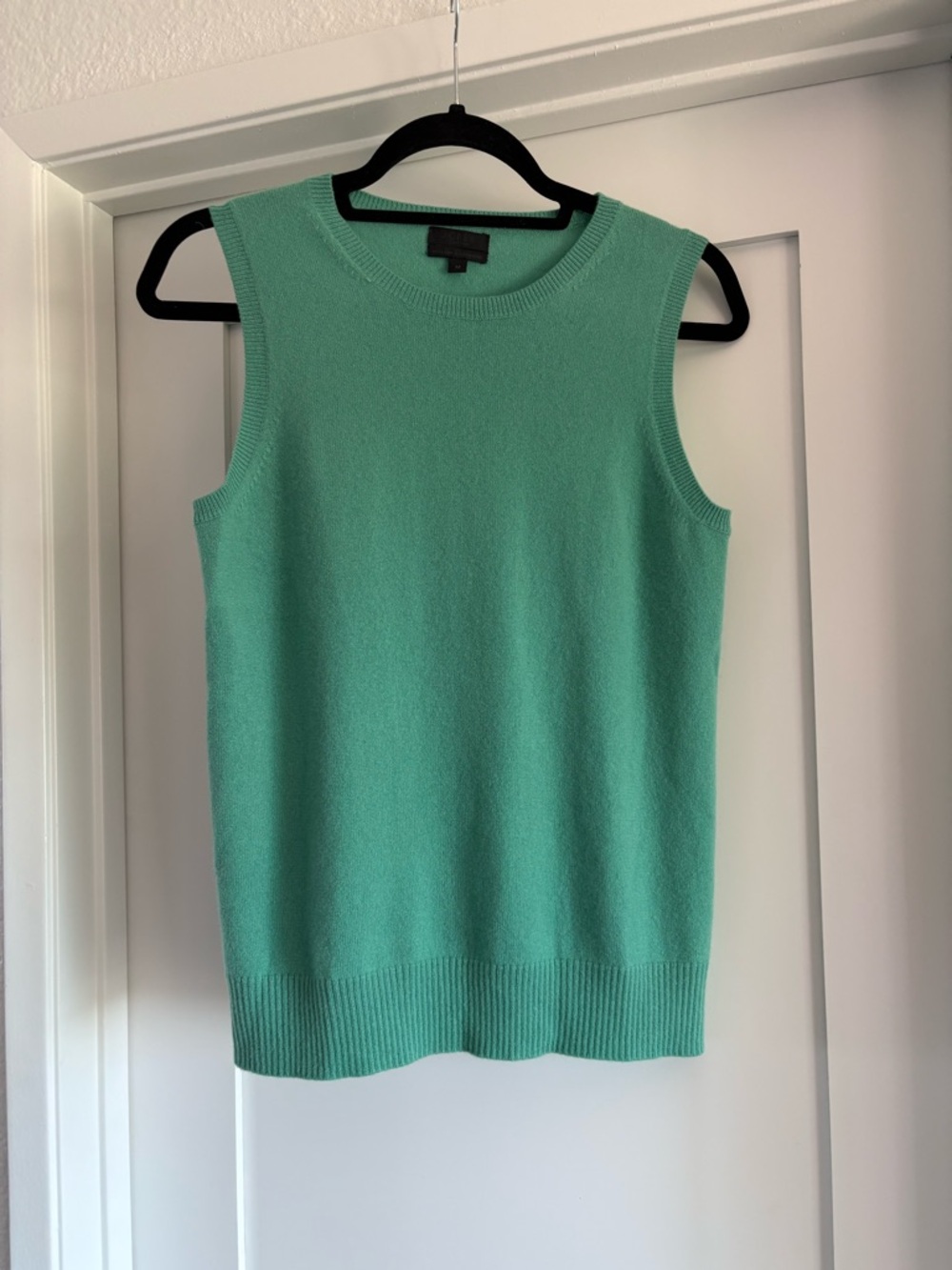 JCrew 100% Italian Cashmere Sweater Vest Mint Green Size M Natural Fiber